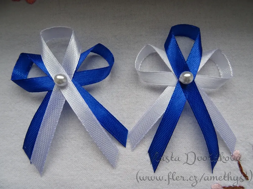 Vývazek s perličkou - modrá královská 40/bílá