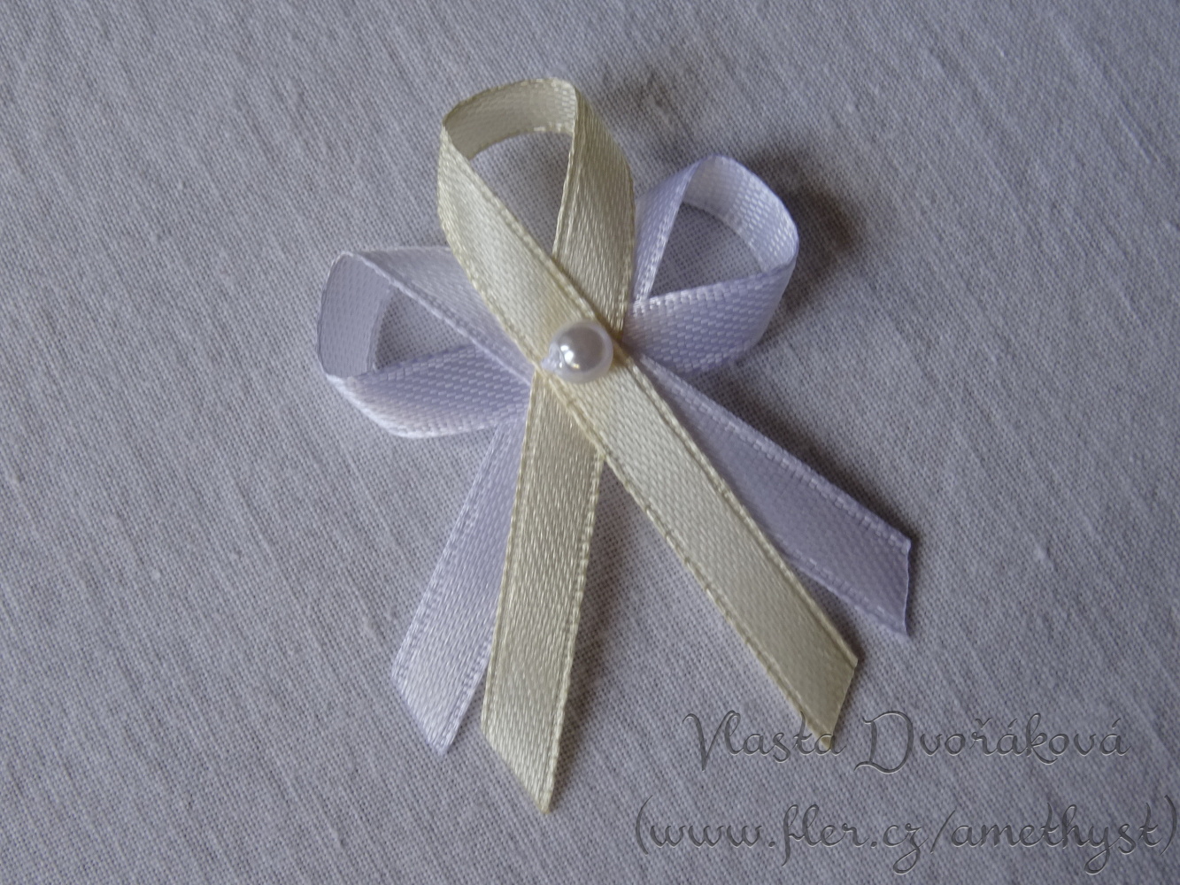 Svatební vývazek bílý s perličkou - smetanová 3004