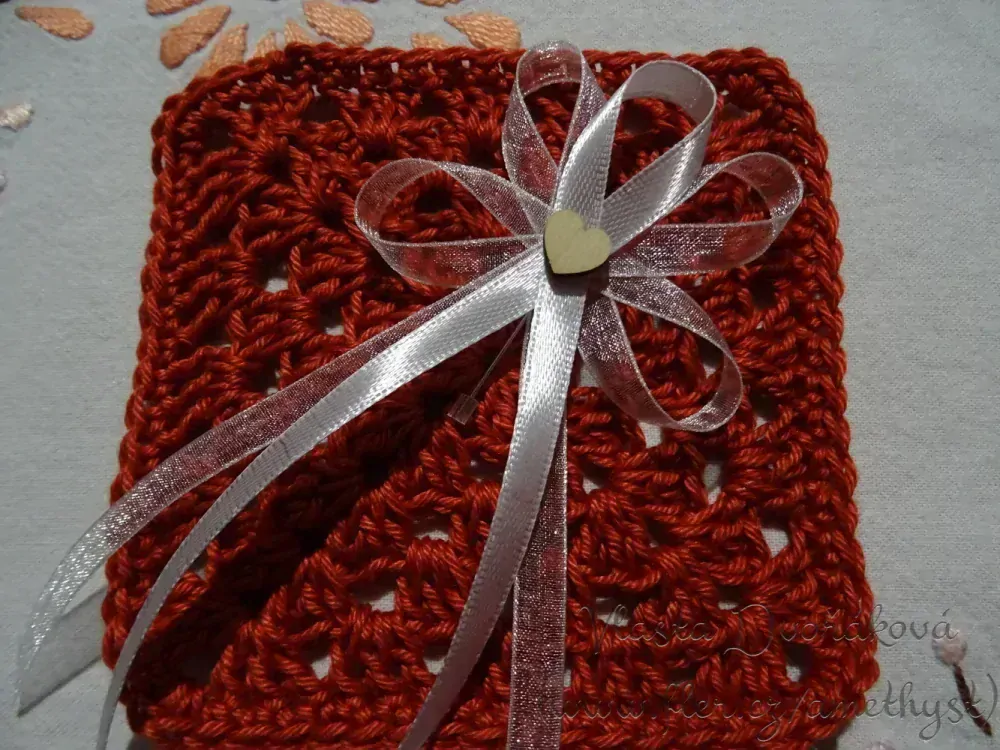 Svatební vývazek rustik velký - bílá se srdíčkem