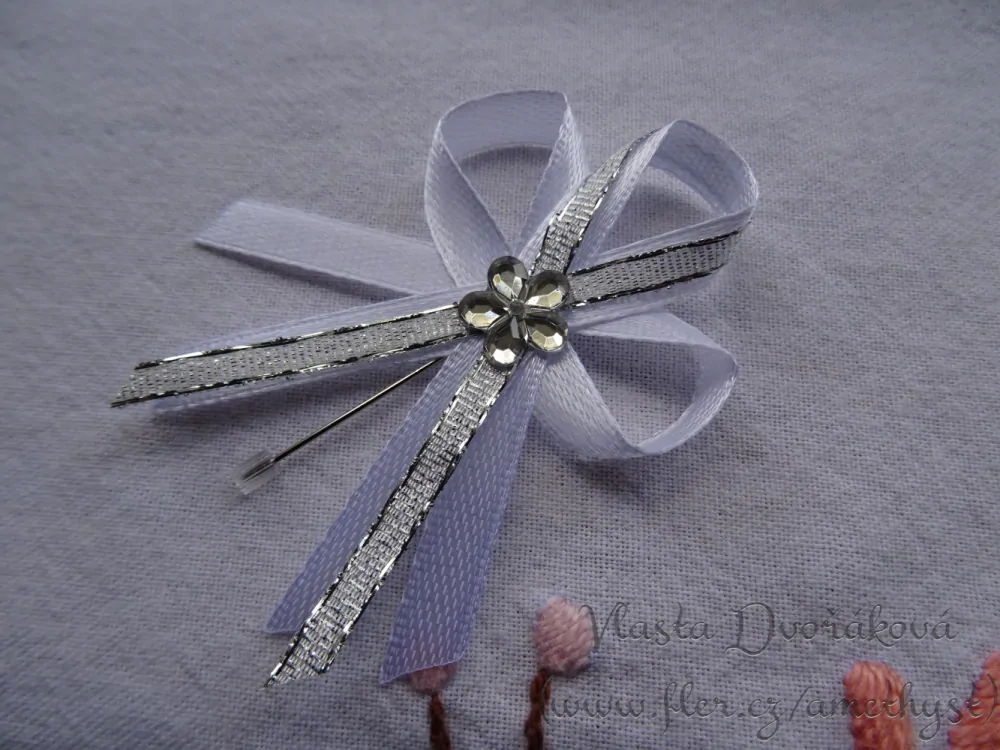 Svatební vývazek - bílá / stříbrná