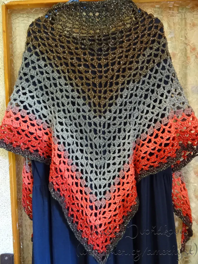 Háčkovaný šátek 180x80 313 hnědošedočervený