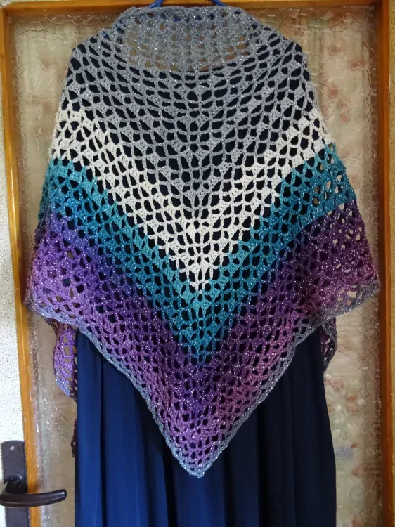 Háčkovaný šátek 180x80 300 šedá,bílá, tyrkys, fialová