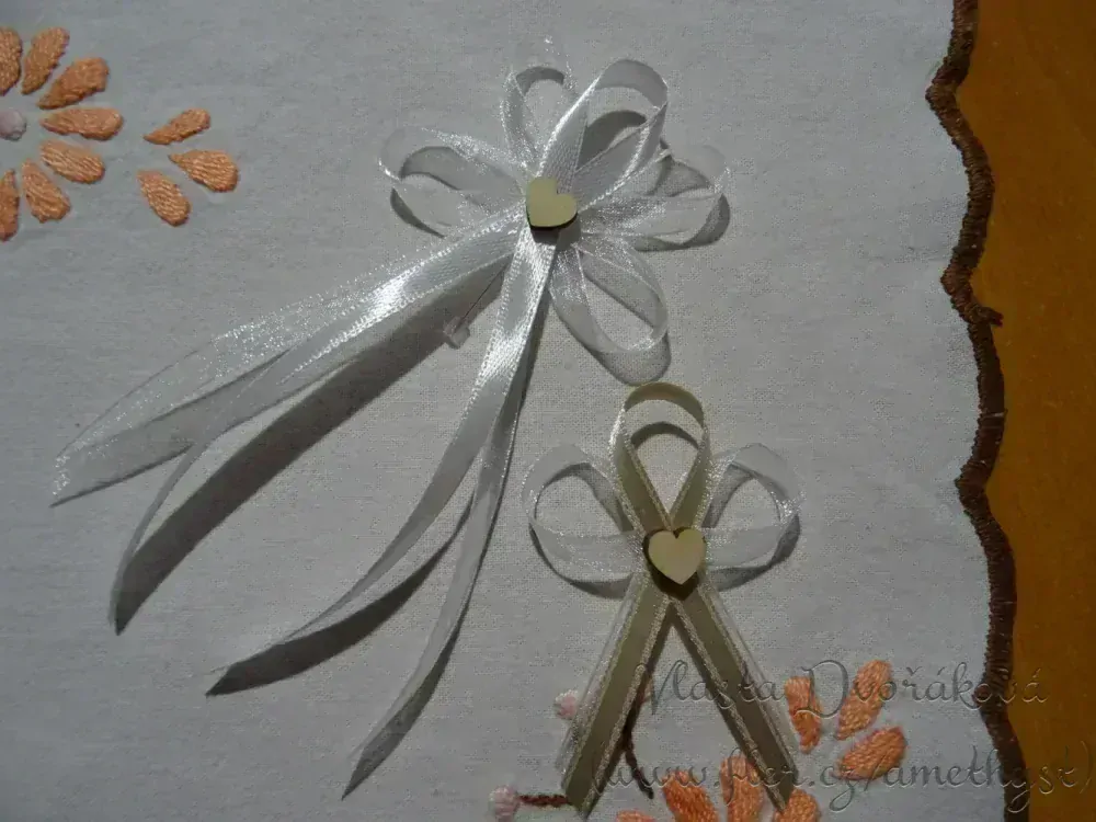 Svatební vývazek rustik velký - bílá se srdíčkem