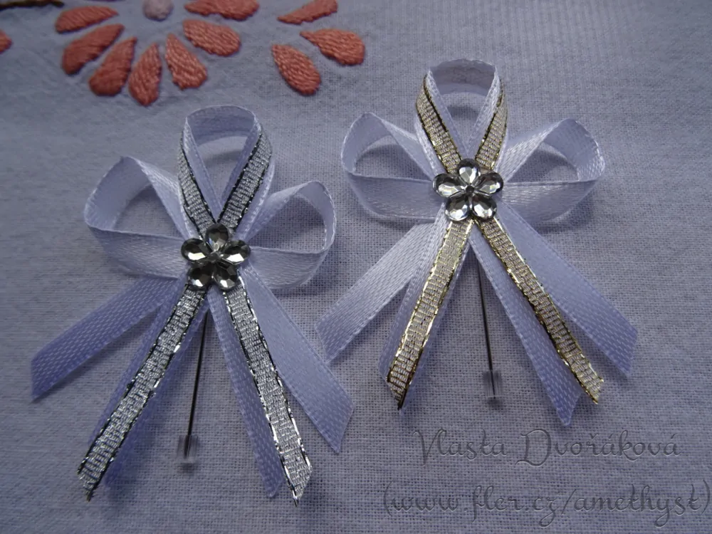 Svatební vývazek - bílá / stříbrná