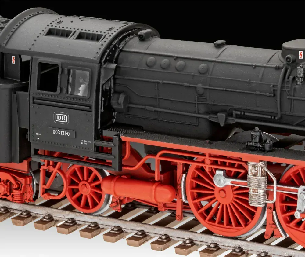 lokomotiva Standard express locomotive 03 class with tender (1:87) Revell 02166