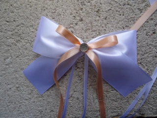 Atlasová mašle na auto bílá - meruňková 175