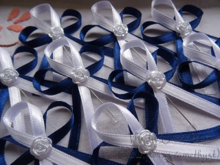 Vývazek s růžičkou - tmavě modrá 549 / bílá